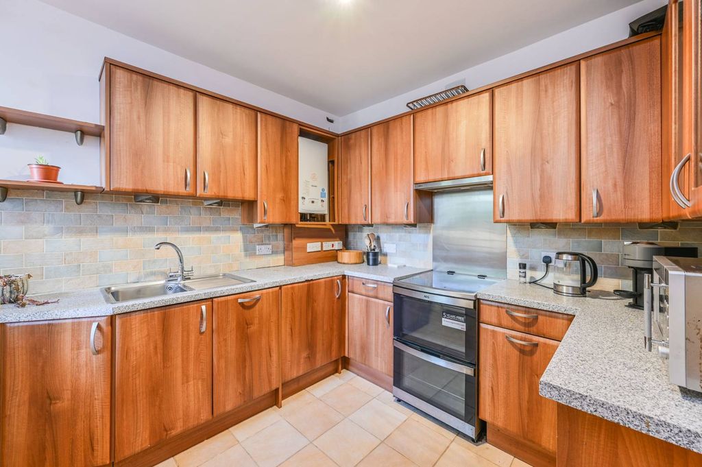 Property photo 3 of 9