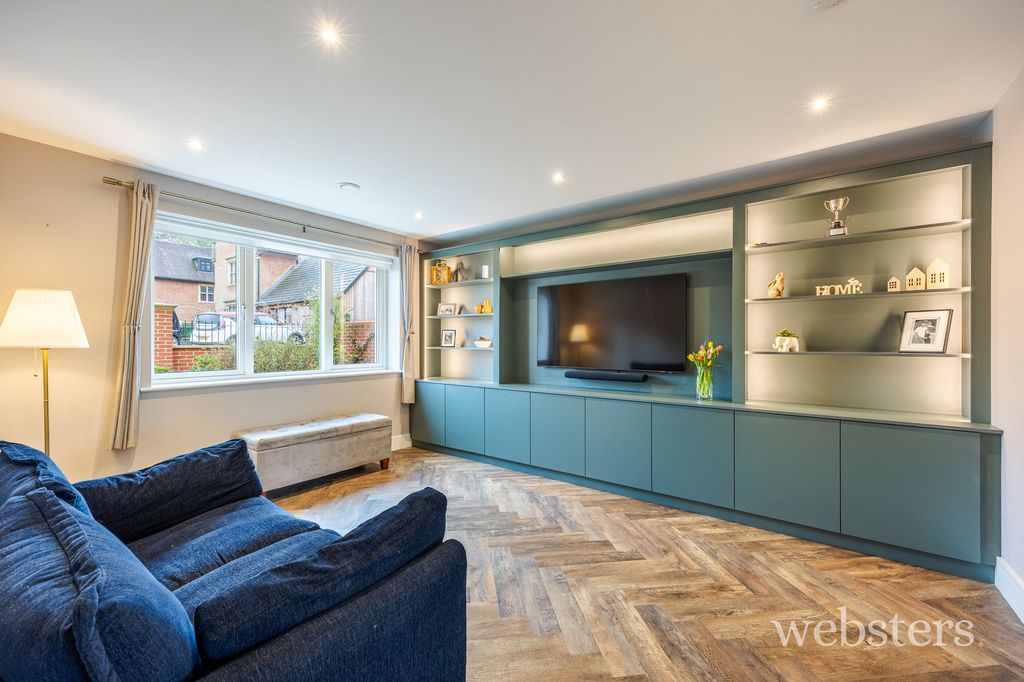 Property photo 3 of 27