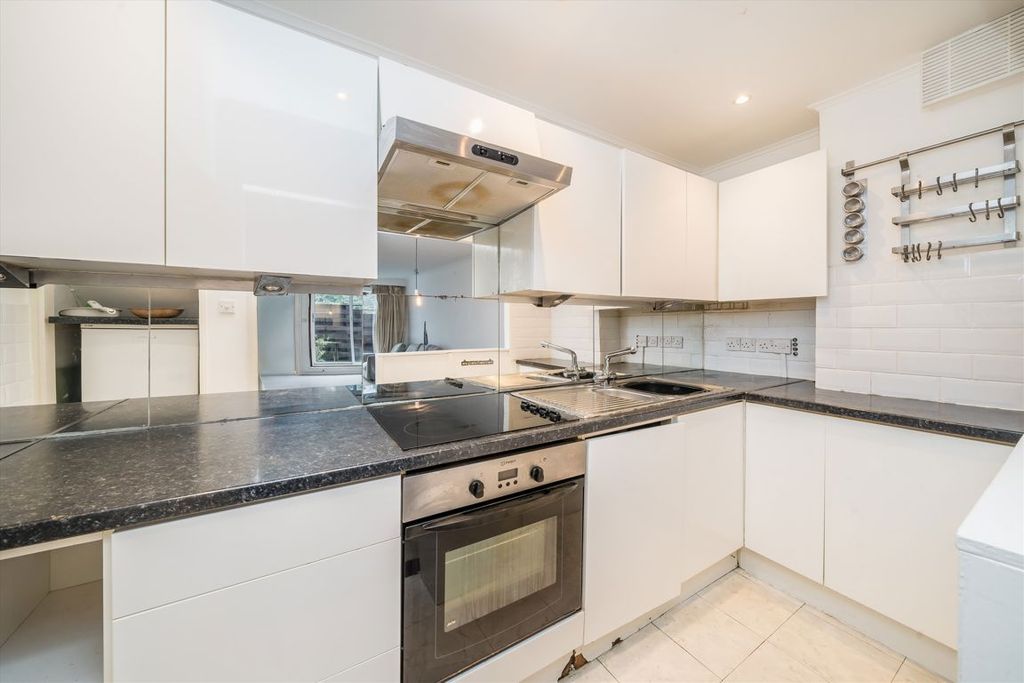 Property photo 3 of 4