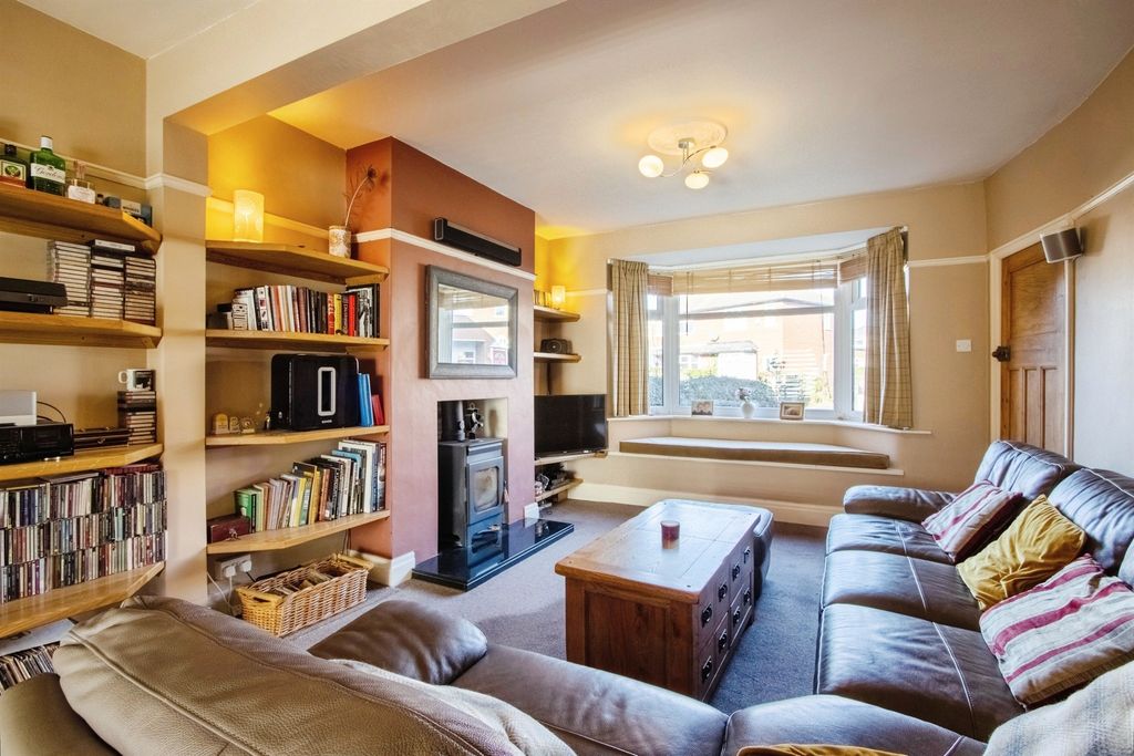 Property photo 3 of 13