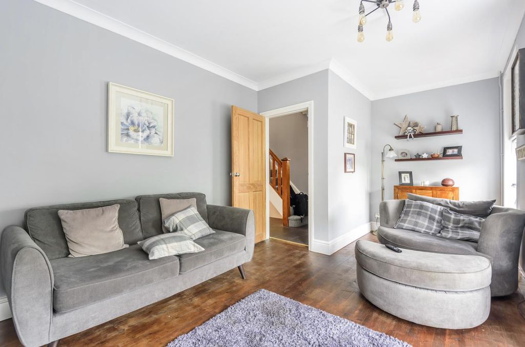 Property photo 3 of 27 Lounge 2.Jpg