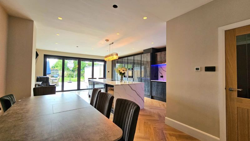 Property photo 2 of 15 Photo 32