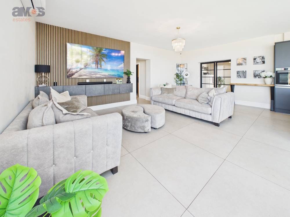 Property photo 3 of 41 4996035
