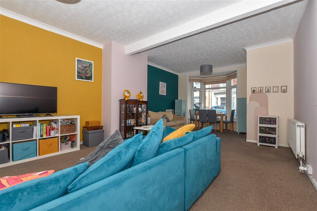 Property photo 3 of 11 Lounge/Diner