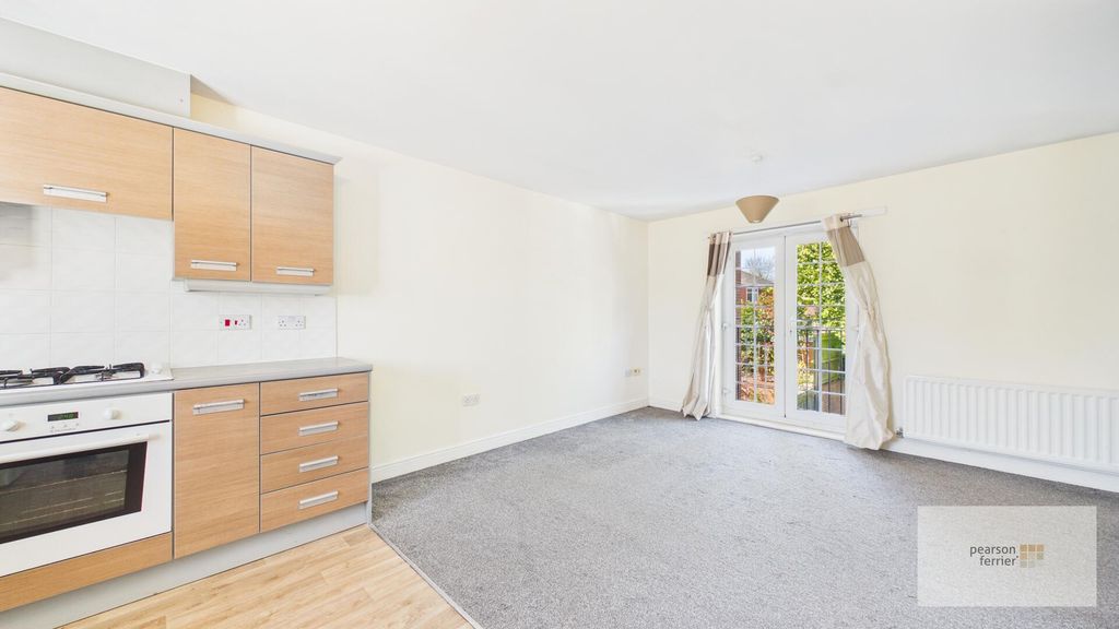 Property photo 3 of 9 Kitchen