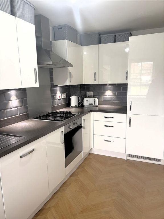 Property photo 2 of 14 Kitchen