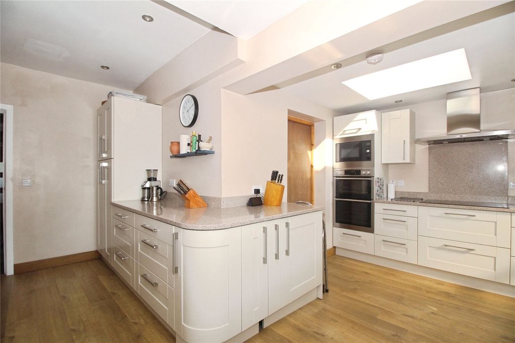 Property photo 2 of 19 Breakfast Kitchen