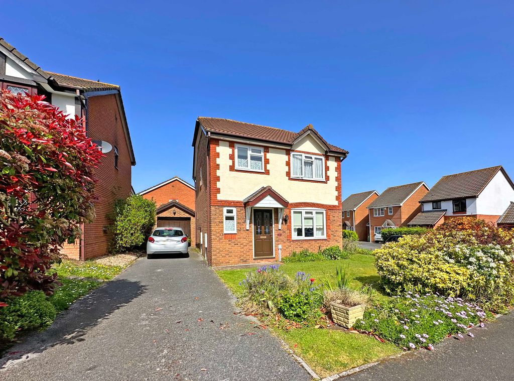 Property photo 1 of 18