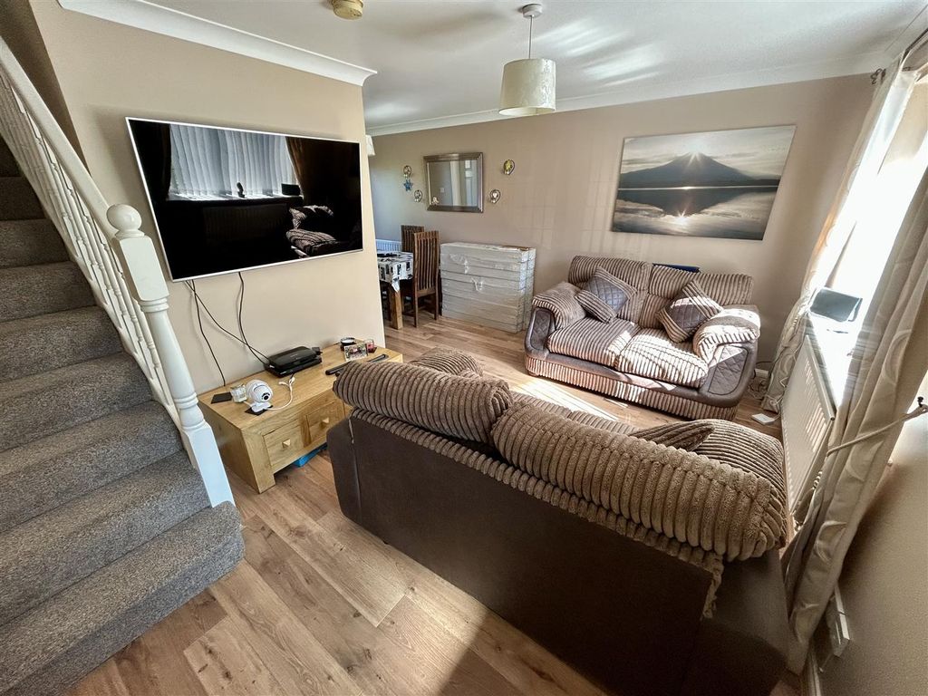Property photo 2 of 14 Open Plan Living Room And Dining Room