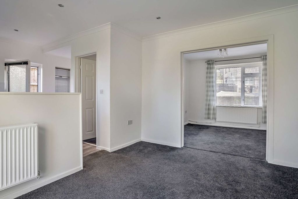 Property photo 3 of 24