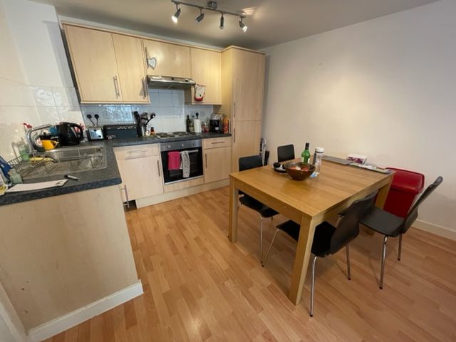 Property photo 3 of 7 Kitchen