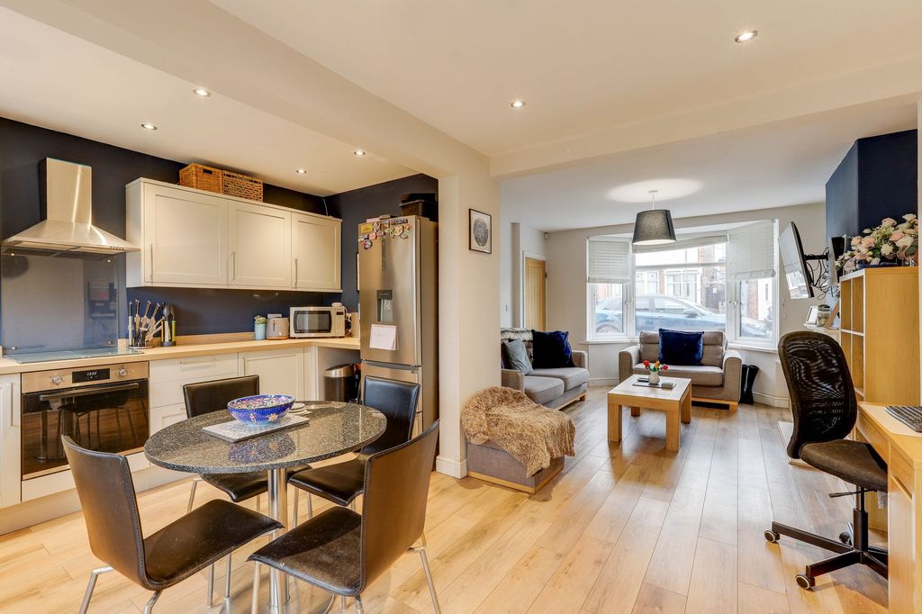 Property photo 2 of 13