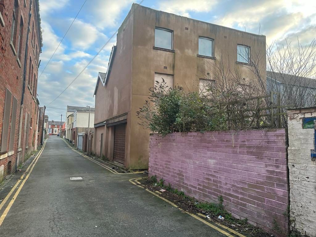 Property photo 2 of 12 Photo 2