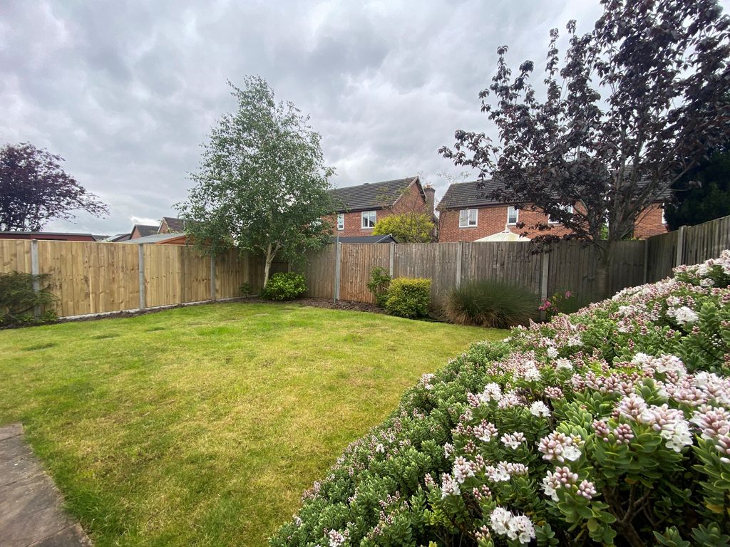 Property photo 2 of 13 Garden