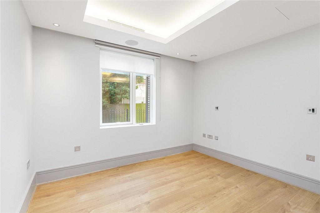 Property photo 3 of 7 Picture No. 01