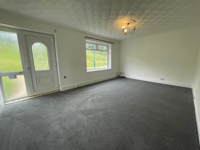 Property photo 2 of 11 Living Room