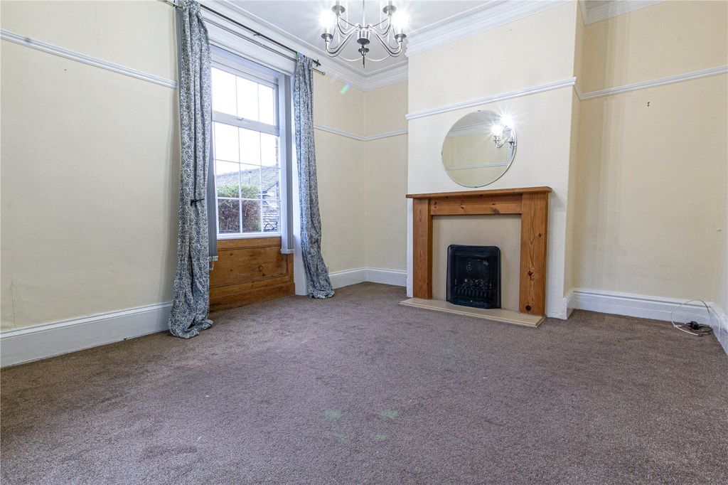 Property photo 2 of 23 Lounge