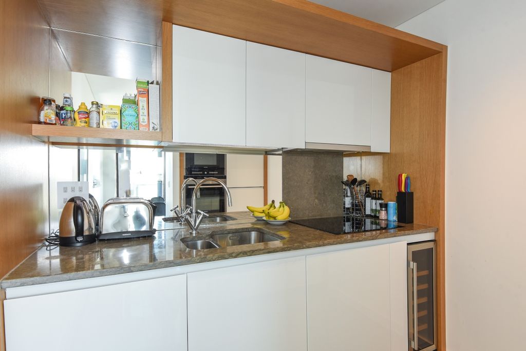 Property photo 2 of 11 Kitchen