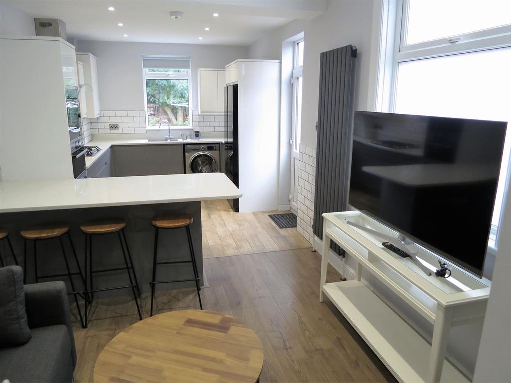 Property photo 1 of 30