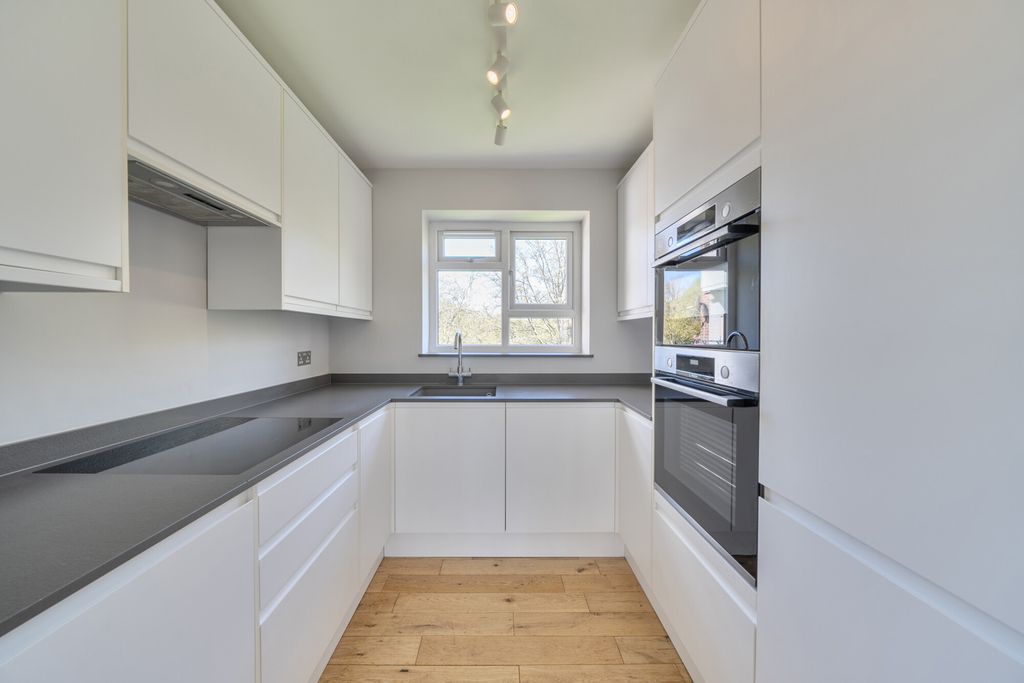 Property photo 2 of 20 1415936-7-69d5030...