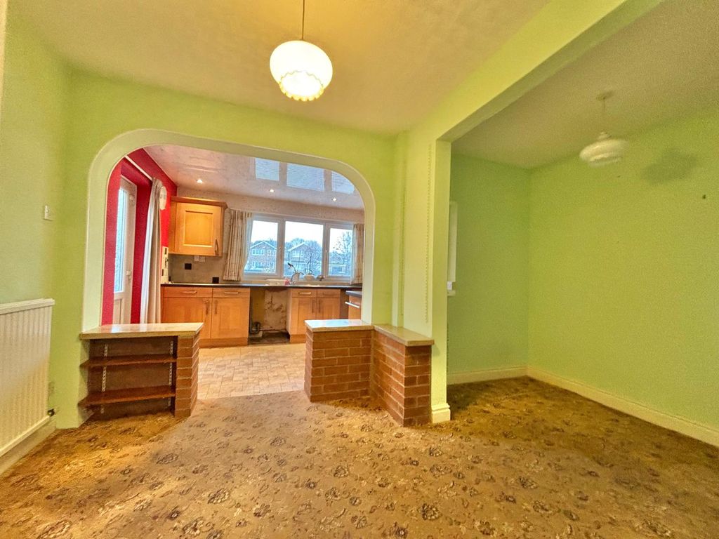 Property photo 3 of 17 Dining Room