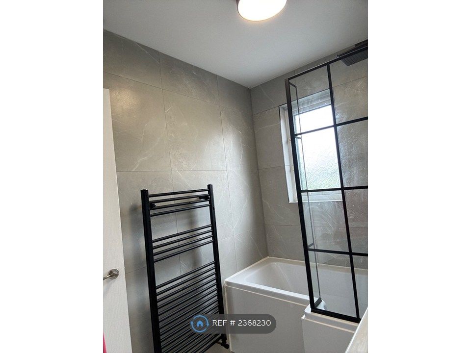 Property photo 2 of 27