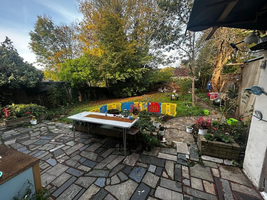 Property photo 2 of 7