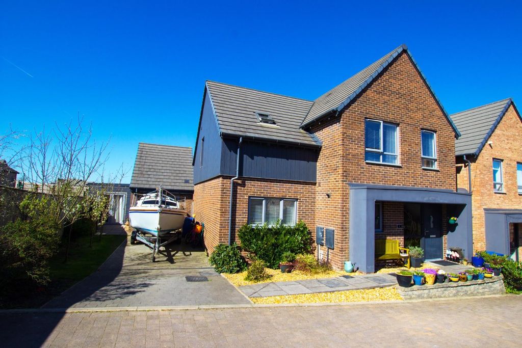 Property photo 1 of 27 Millwood Mews - Photos (2).Jpg