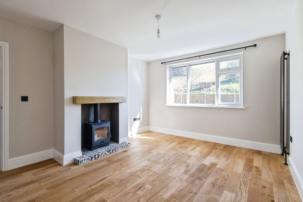 Property photo 2 of 21 Pbox-Img.Jpg