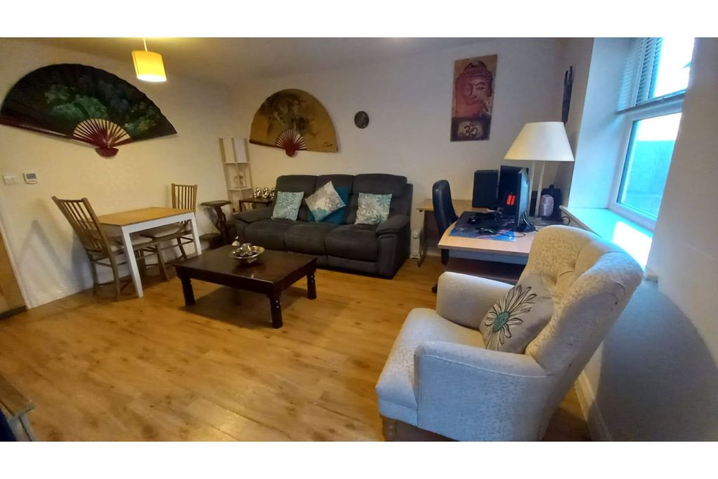 Property photo 2 of 12
