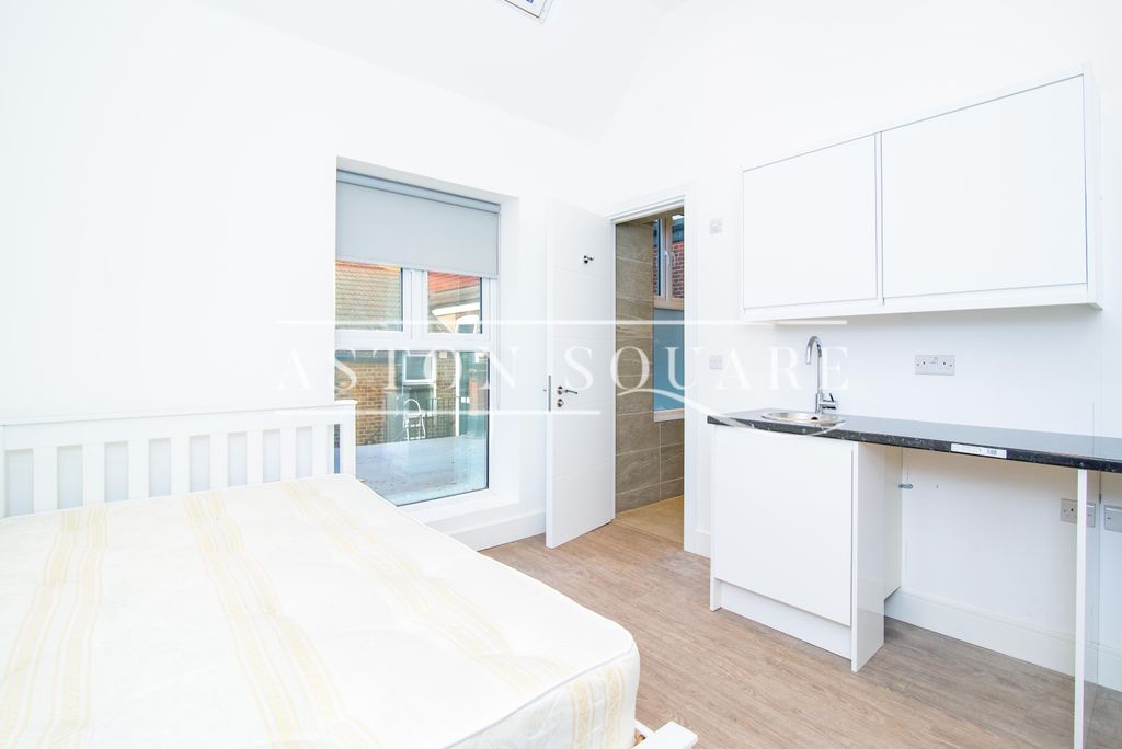Property photo 1 of 2