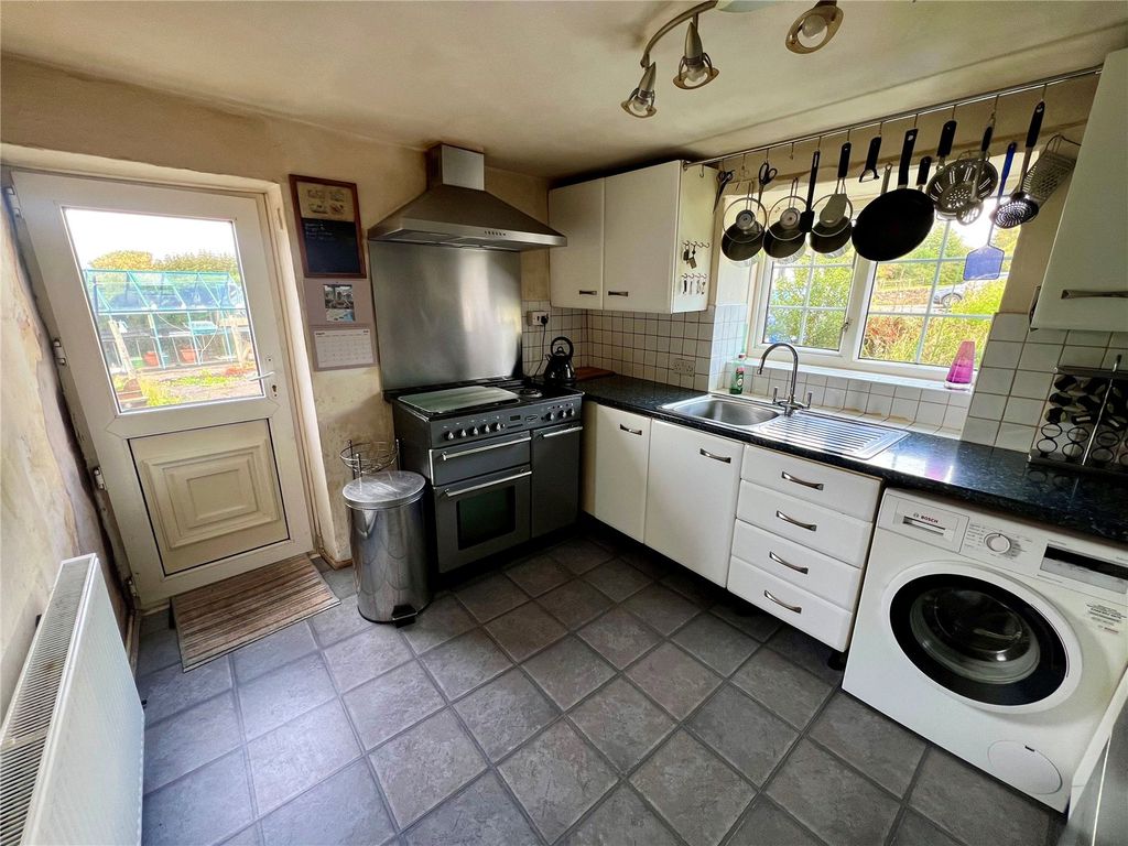 Property photo 2 of 13 Kitchen