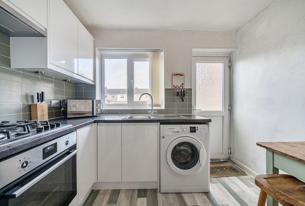 Property photo 2 of 12 1401712-3-6973A1E...