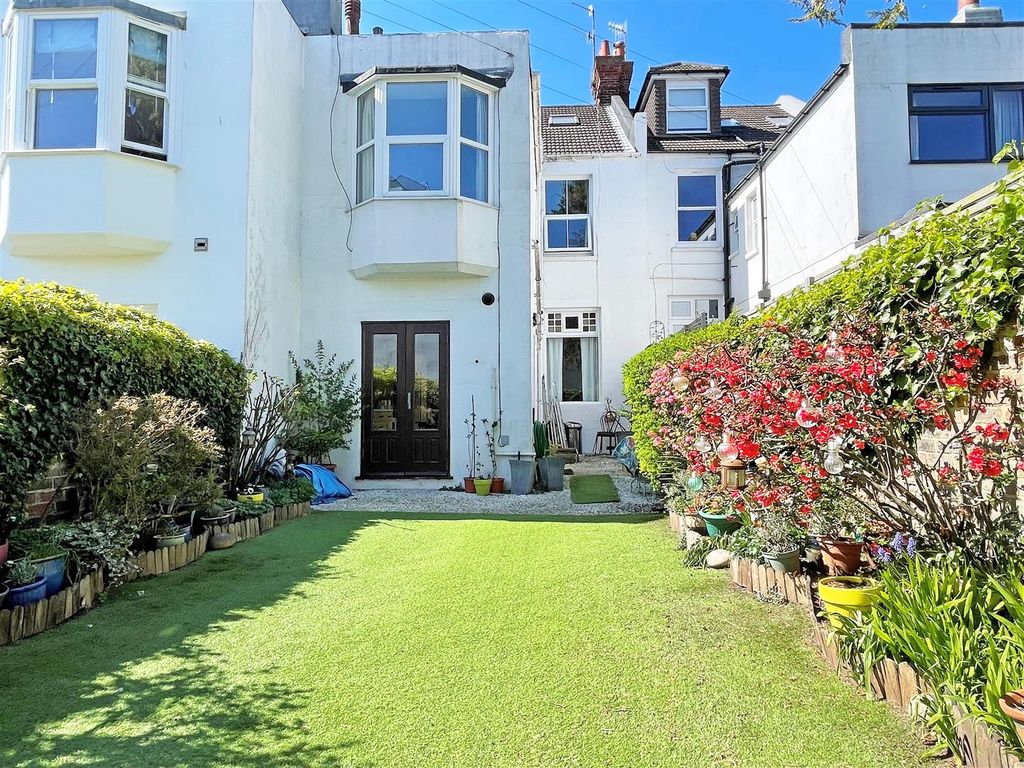 Property photo 3 of 13 Rearla.Jpg