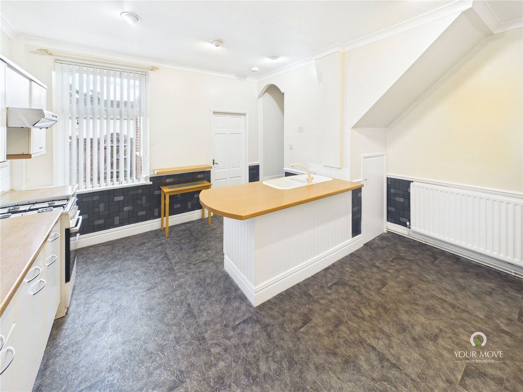 Property photo 2 of 14 Picture No. 11