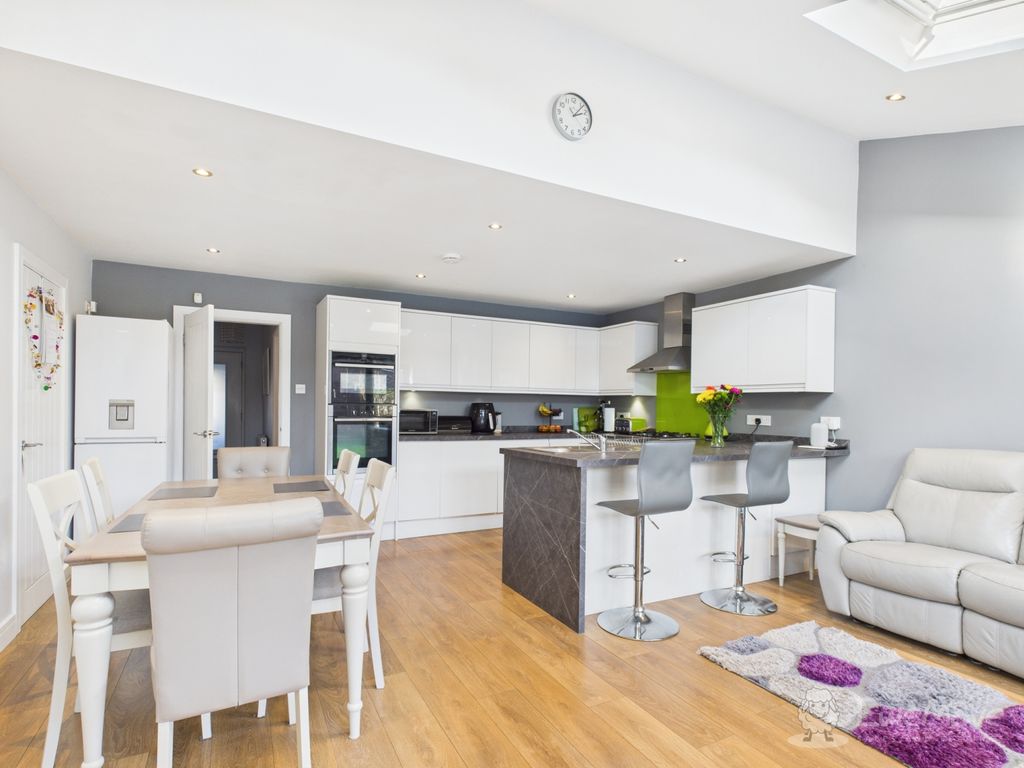 Property photo 2 of 13 Living Kitchen