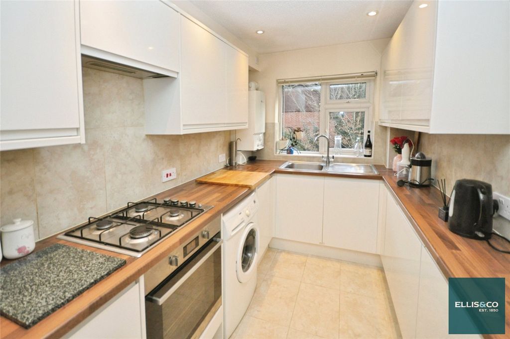 Property photo 3 of 8 Picture No. 05