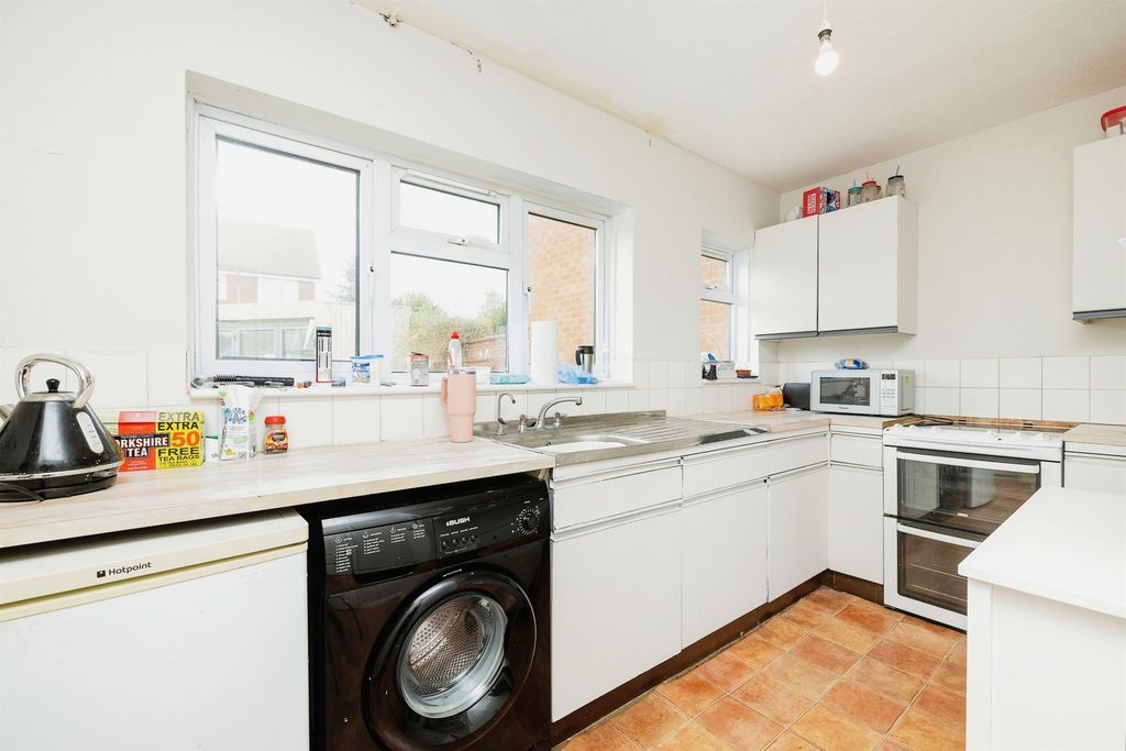 Property photo 3 of 17