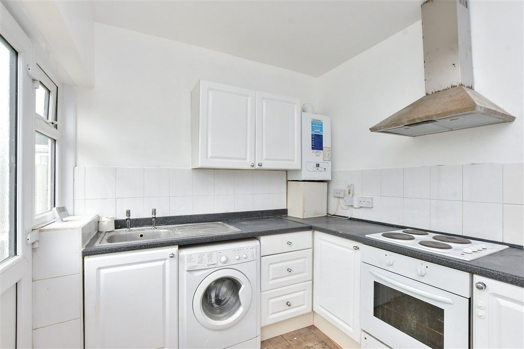 Property photo 3 of 9 Kitchen