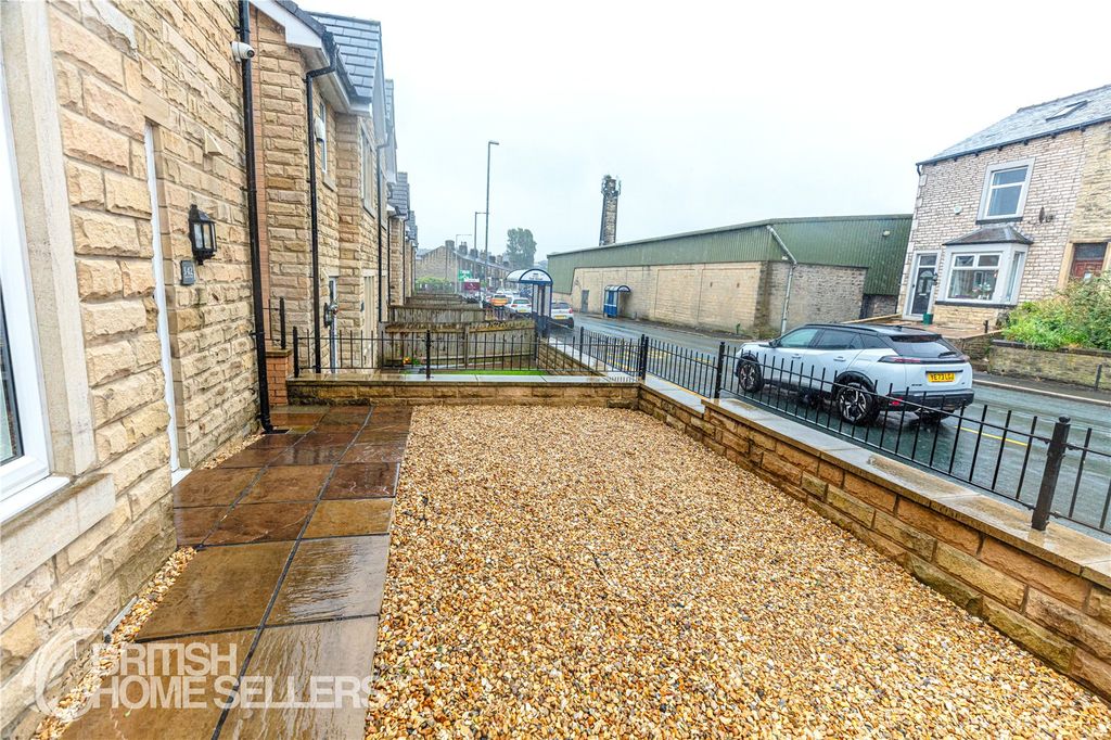 Property photo 2 of 21 Picture No. 18