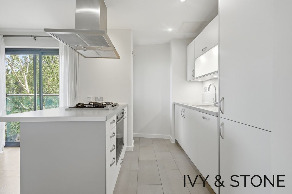 Property photo 2 of 14 5273932
