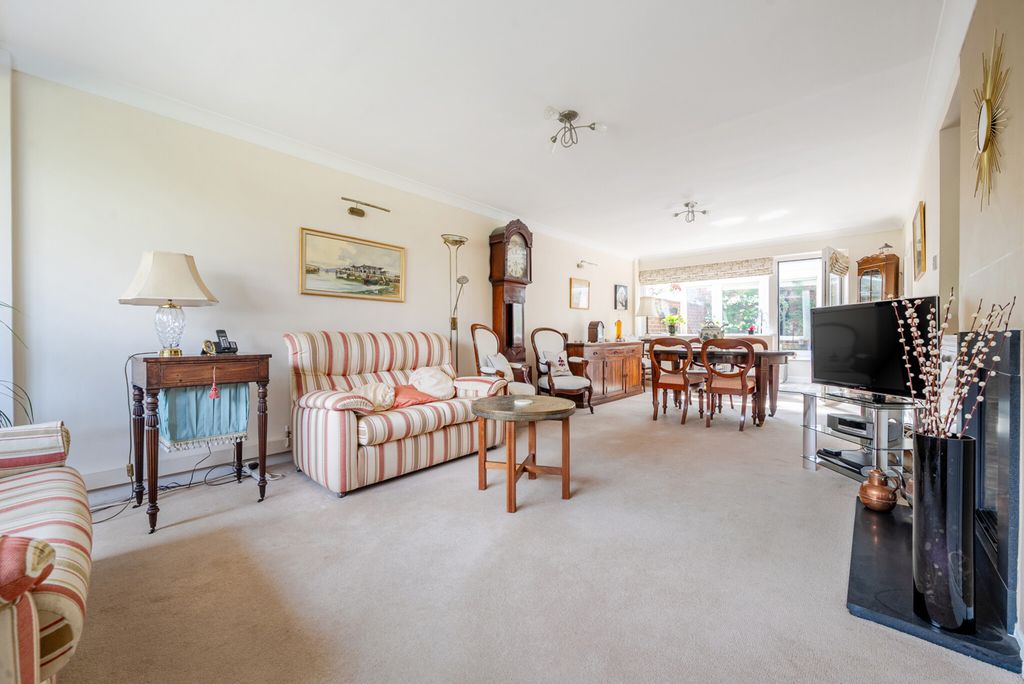 Property photo 2 of 33 1290064-9-682De3B...