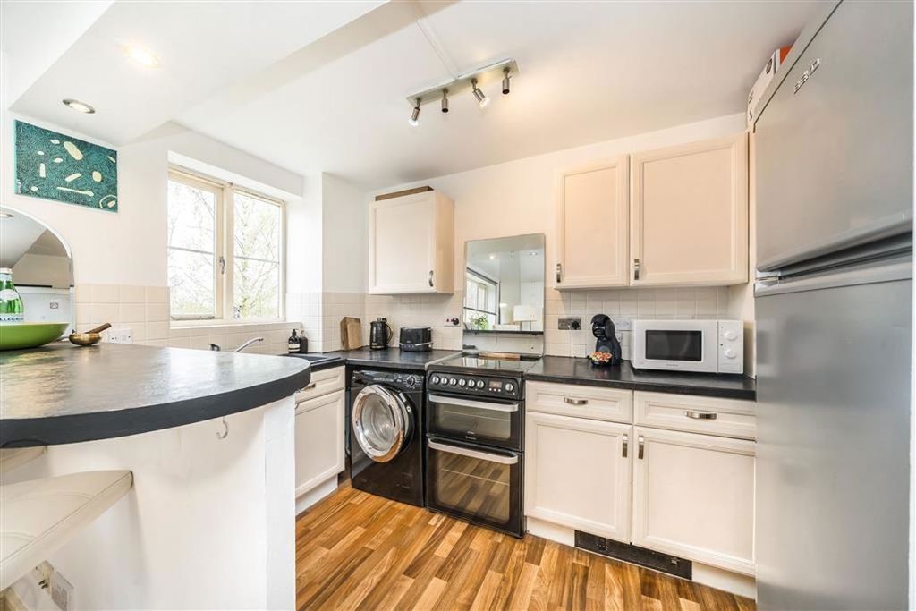 Property photo 3 of 4