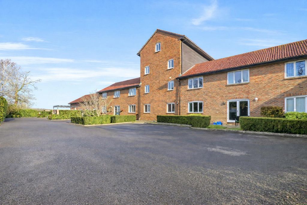 Property photo 2 of 19 B06C9228-9341-4E24-9Acd-F550710Bbcd8.Png