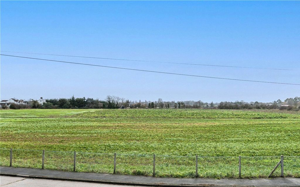 Property photo 3 of 19 Picture No. 25