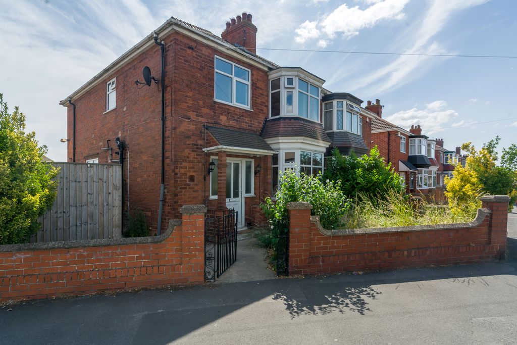Property photo 1 of 28
