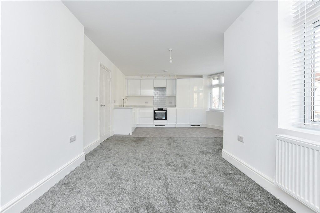 Property photo 3 of 13 Lounge/Diner