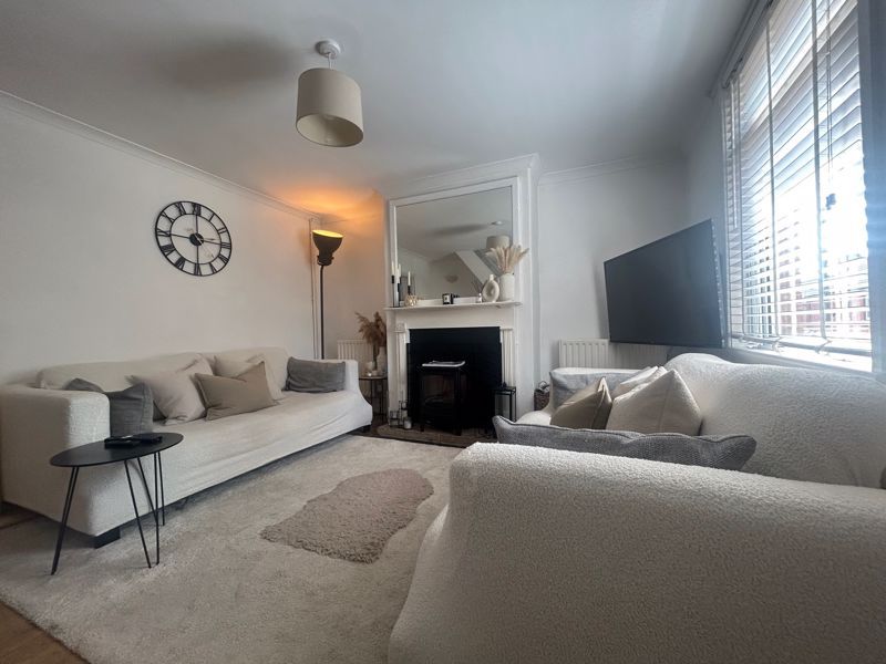 Property photo 2 of 10 Lounge