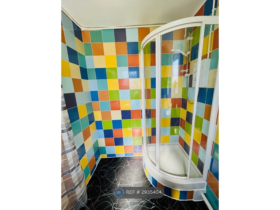 Property photo 2 of 35 Upstairs Bathroom