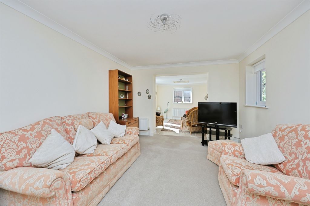 Property photo 2 of 23